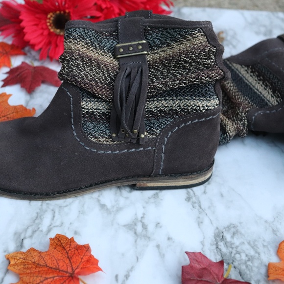 THE SAK Jezebelle Suede Tassel Stripe Booties - Picture 4 of 4
